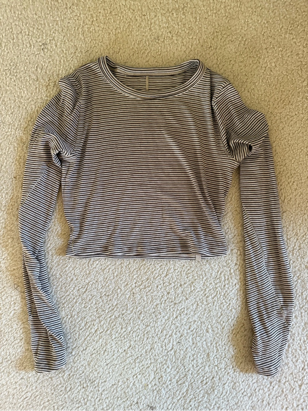 Lululemon cropped stripe ribbed top size 6